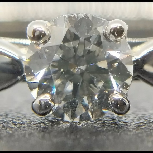 Tiffany and Co. diamond ring - Picture 2 of 6